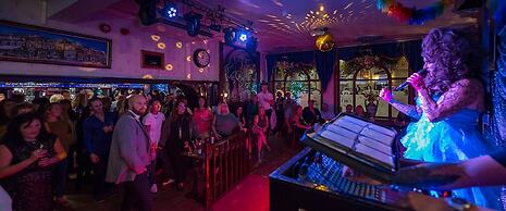 Oxford Street 5 Bedroom Townhouse