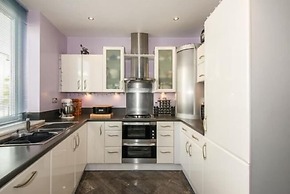 Oxford Street 5 Bedroom Townhouse