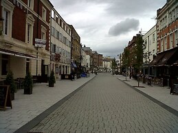 Oxford Street 5 Bedroom Townhouse