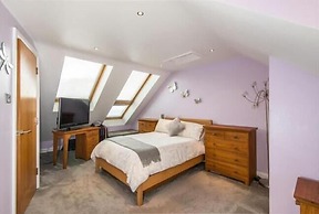 Oxford Street 5 Bedroom Townhouse