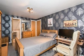 Oxford Street 5 Bedroom Townhouse