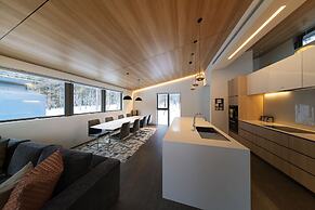 Eminence by The Hakuba Collection