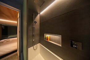 Eminence by The Hakuba Collection