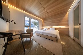 Eminence by The Hakuba Collection