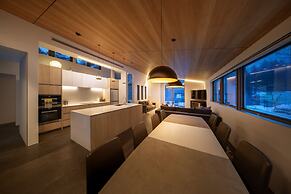 Eminence by The Hakuba Collection