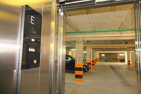 Riviera Towers 2BR & Pool