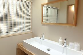 Traditional Guesthouse TONARI