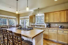 Big Canyon Home with Pool, Hot Tub, and Deschutes River Trail Access b