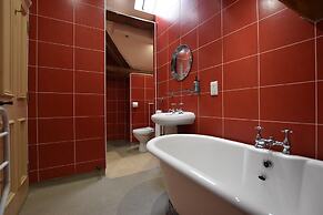 The Halford Bridge Inn