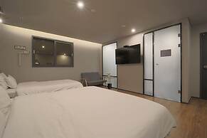 Browndot Hotel - Gold