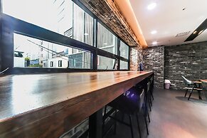 Browndot Hotel - Gold