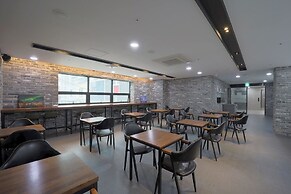 Browndot Hotel - Gold