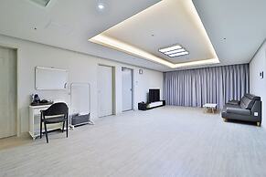 Browndot Hotel - Gold