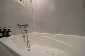 Browndot Hotel - Gold