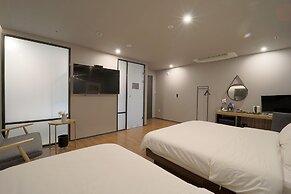 Browndot Hotel - Gold