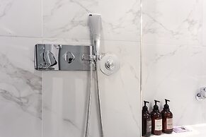 Browndot Hotel - Gold