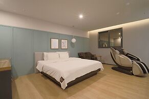 Browndot Hotel - Gold