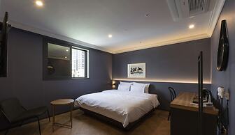 Browndot Hotel - Gold