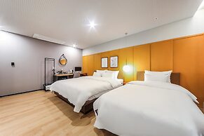 Browndot Hotel - Gold