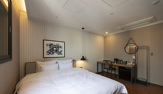 Browndot Hotel - Gold