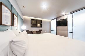 Browndot Hotel - Gold