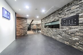 Browndot Hotel - Gold