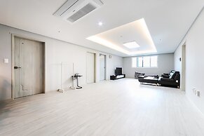 Browndot Hotel - Gold