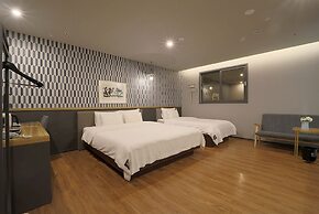 Browndot Hotel - Gold