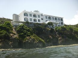 E.J. Pyrgos Bay Hotel