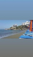 E.J. Pyrgos Bay Hotel
