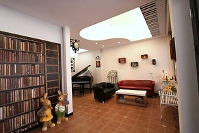 Little Pianist Hostel