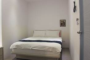 Little Pianist Hostel