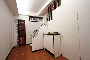 Little Pianist Hostel