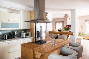 Domus Aqua, Member of Domus Elegance Collection