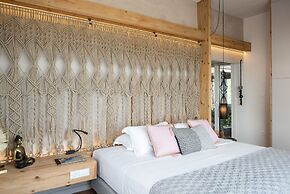 Domus Aqua, Member of Domus Elegance Collection