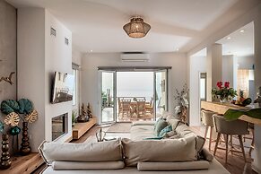 Domus Aqua, Member of Domus Elegance Collection