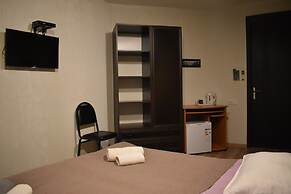 Lea Guest House