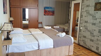 Lea Guest House
