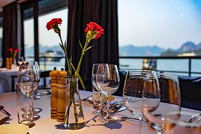 Scarlet Pearl Cruises