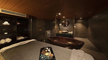 Scarlet Pearl Cruises