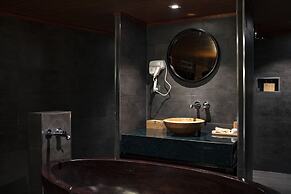 Scarlet Pearl Cruises