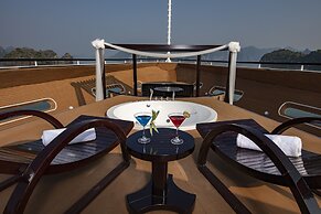 Scarlet Pearl Cruises