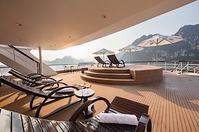 Scarlet Pearl Cruises