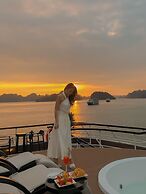 Scarlet Pearl Cruises