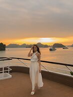 Scarlet Pearl Cruises