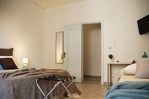 Bari Rooms Central Station