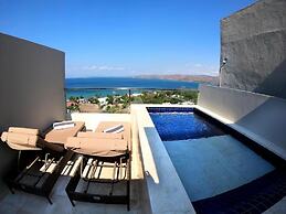 Bukit Pool Suites