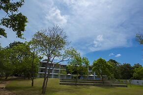 Grand Tamarind Lake