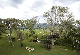 Grand Tamarind Lake