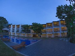 Grand Tamarind Lake